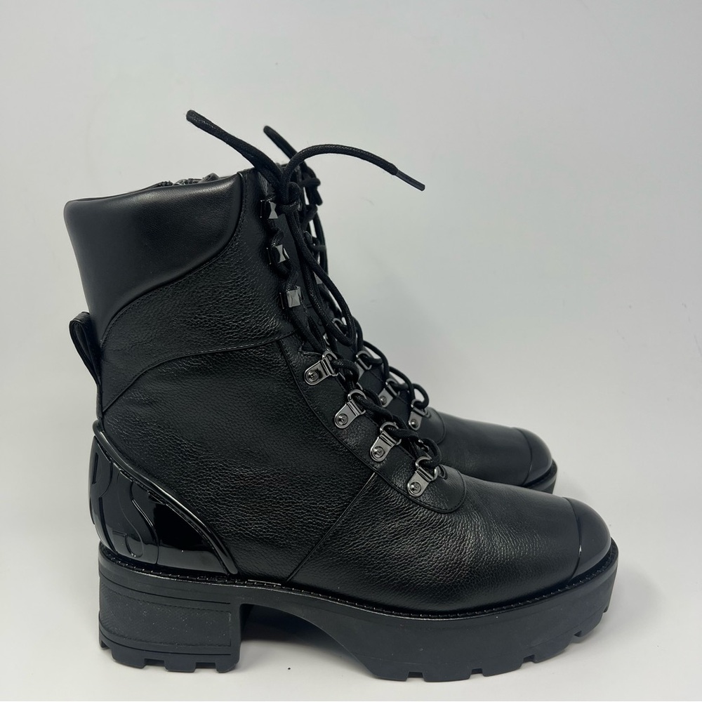 Michael Kors Khloe Boots (flaw)
Size 10